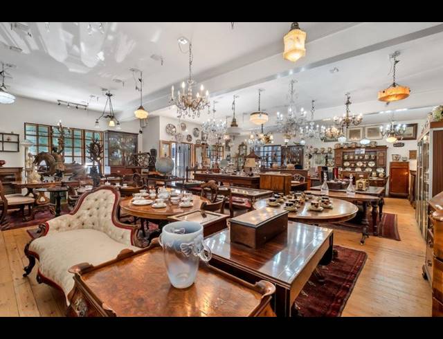 420M² BUSINESS FOR SALE IN PARKTOWN NORTH